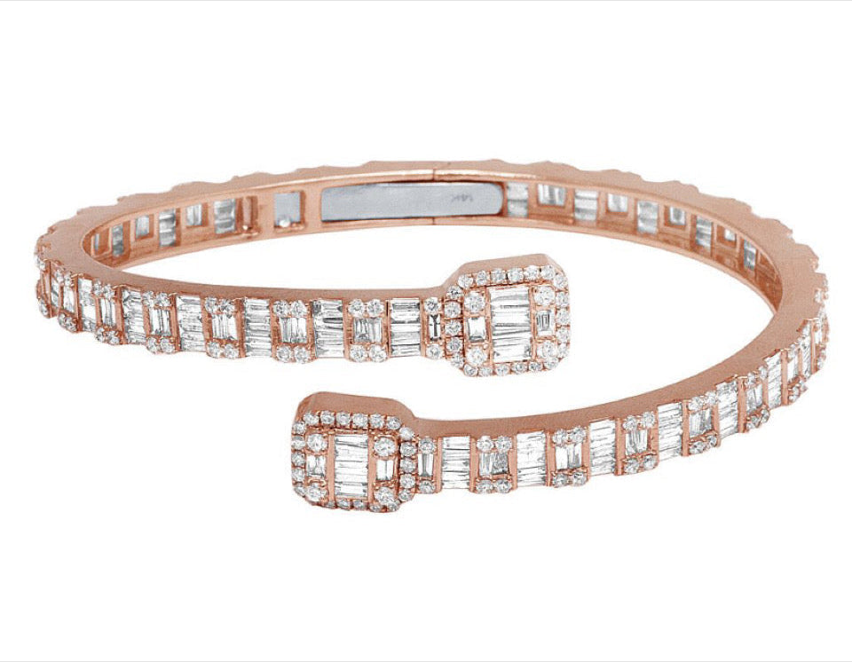 Rose gold bracelet with diamonds 